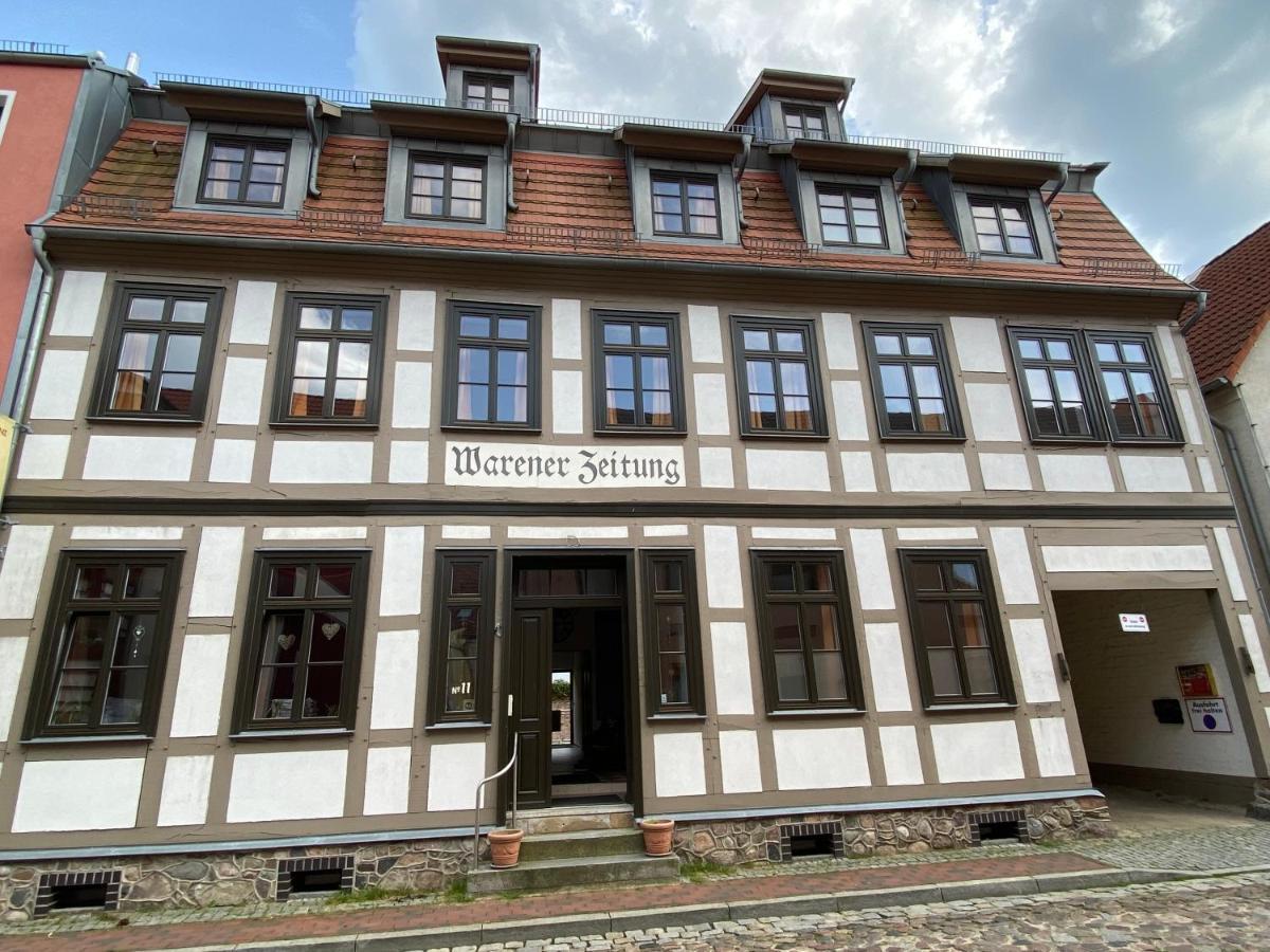 Hotel Waren-Alte Warener Zeitung Buitenkant foto
