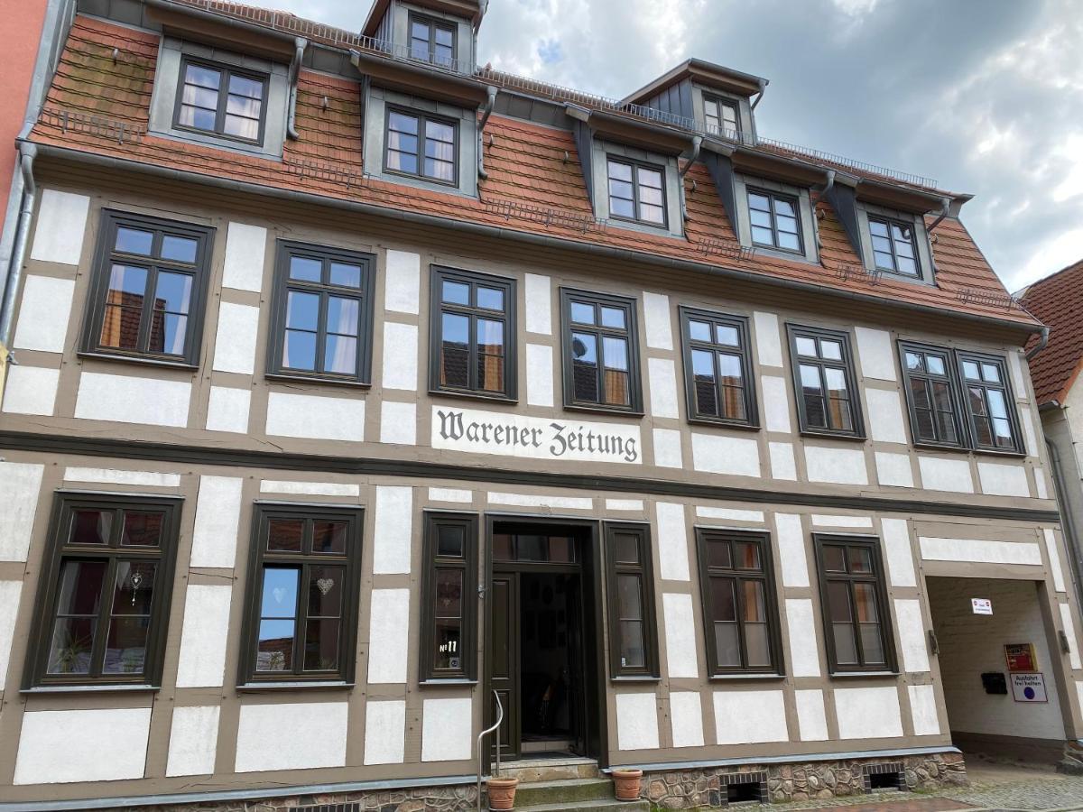 Hotel Waren-Alte Warener Zeitung Buitenkant foto