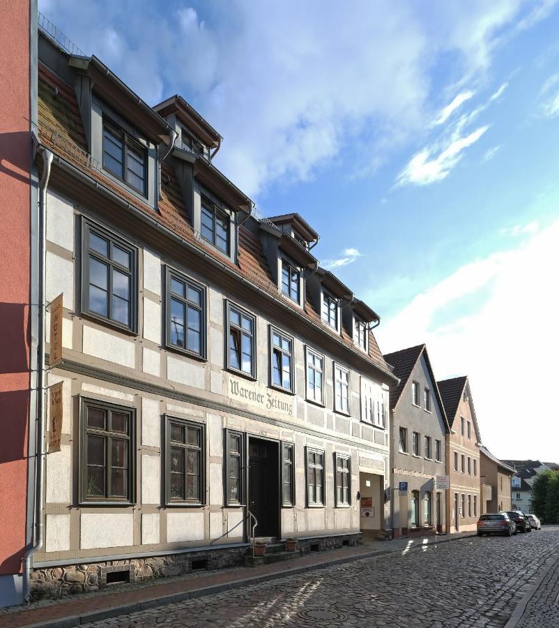 Hotel Waren-Alte Warener Zeitung Buitenkant foto