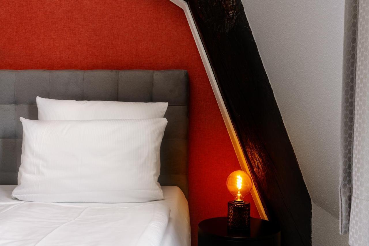 Hotel Waren-Alte Warener Zeitung Buitenkant foto